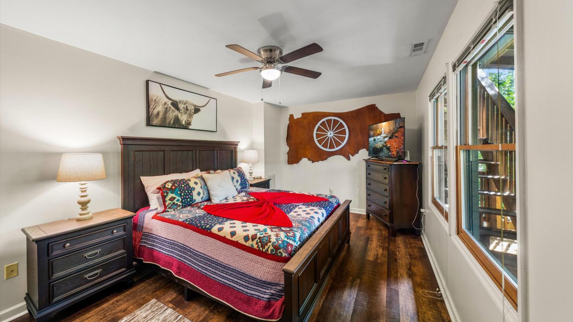 Whiskey Ridge Lodge, A Restored 1940S Gem, 2 Mins From Downtown, Breathtaking City Views, Custom Game Room, And Spacious Elegance Гетлинбург Екстериор снимка