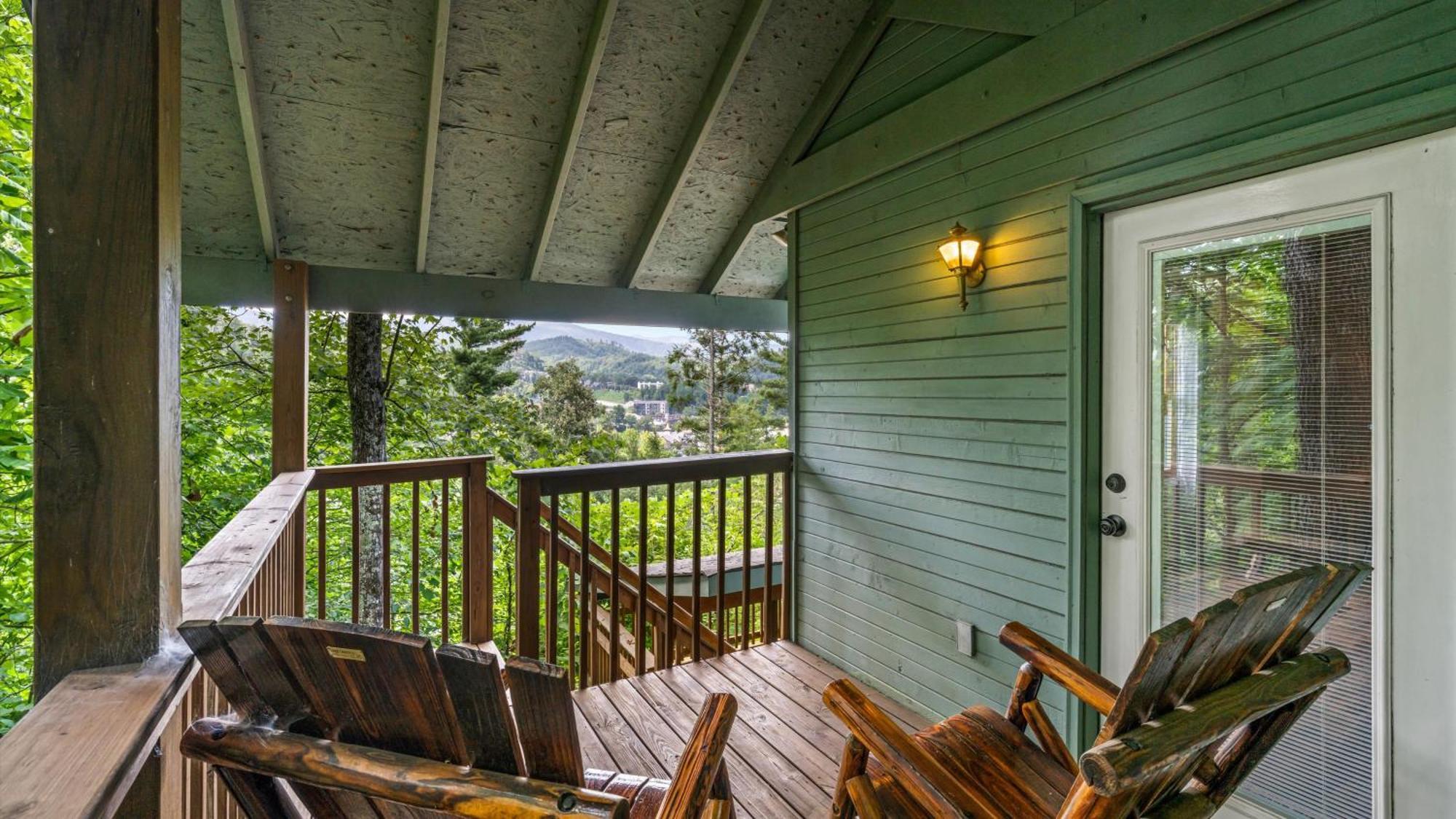 Whiskey Ridge Lodge, A Restored 1940S Gem, 2 Mins From Downtown, Breathtaking City Views, Custom Game Room, And Spacious Elegance Гетлинбург Екстериор снимка