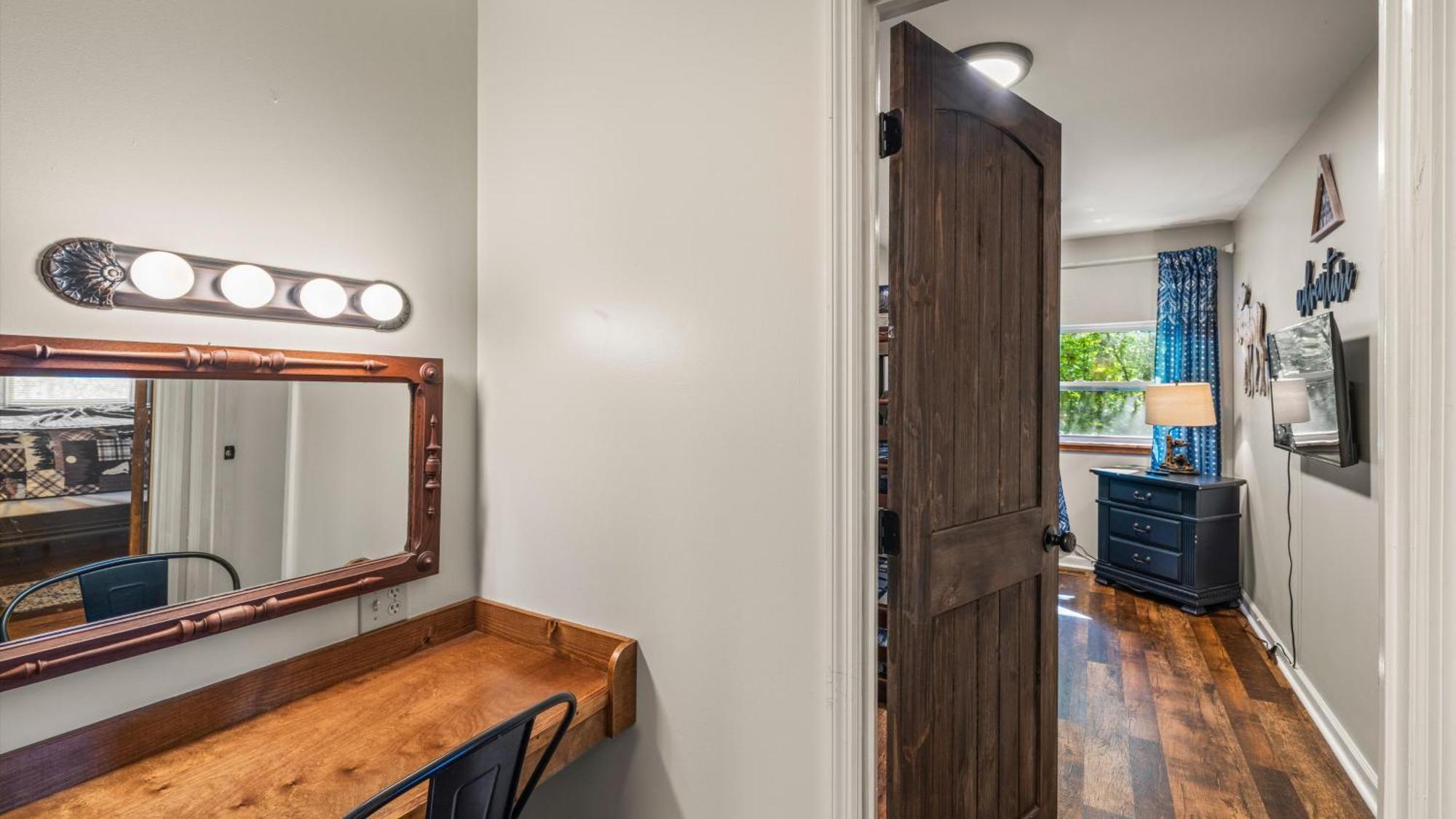 Whiskey Ridge Lodge, A Restored 1940S Gem, 2 Mins From Downtown, Breathtaking City Views, Custom Game Room, And Spacious Elegance Гетлинбург Екстериор снимка