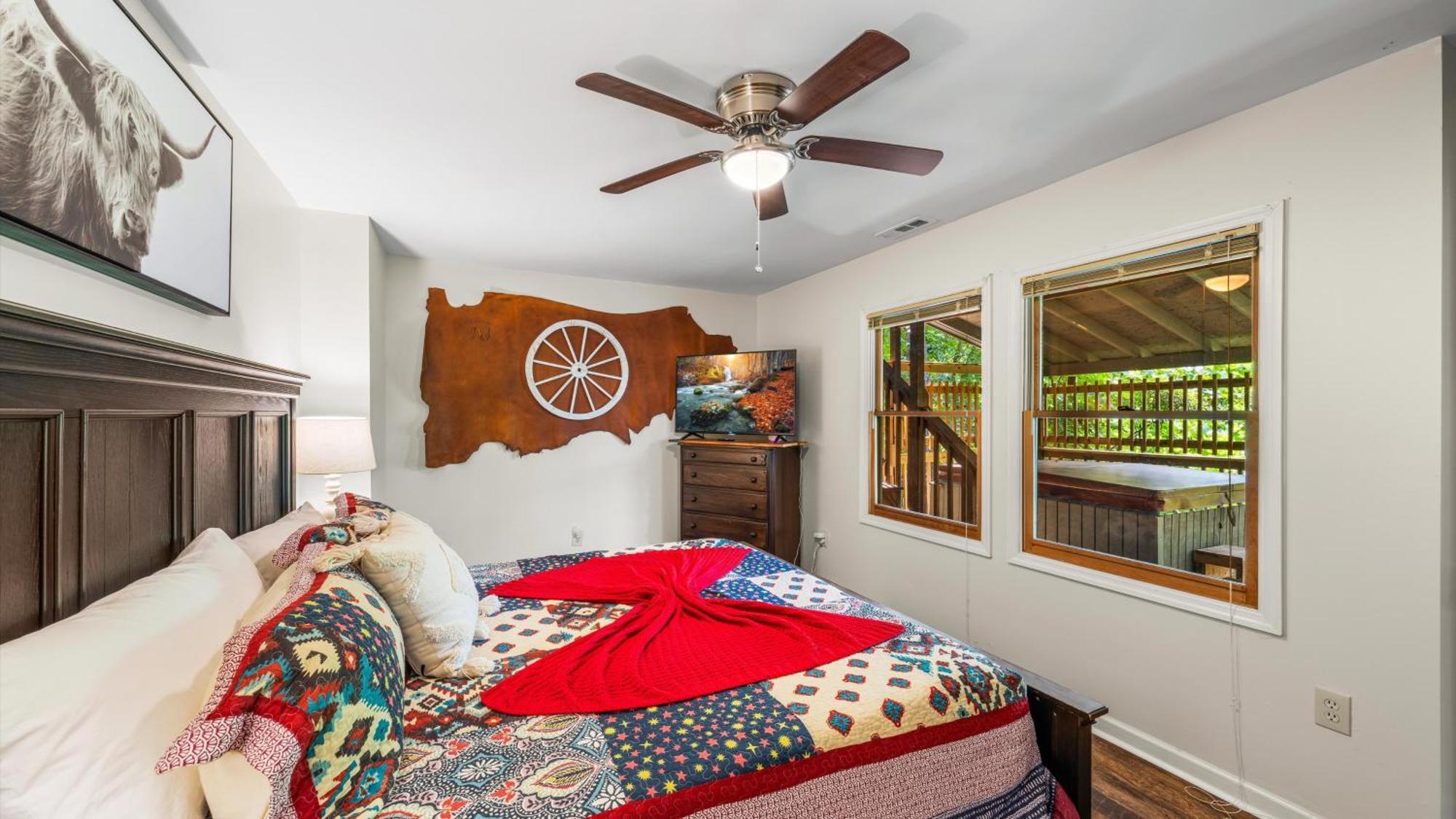 Whiskey Ridge Lodge, A Restored 1940S Gem, 2 Mins From Downtown, Breathtaking City Views, Custom Game Room, And Spacious Elegance Гетлинбург Екстериор снимка