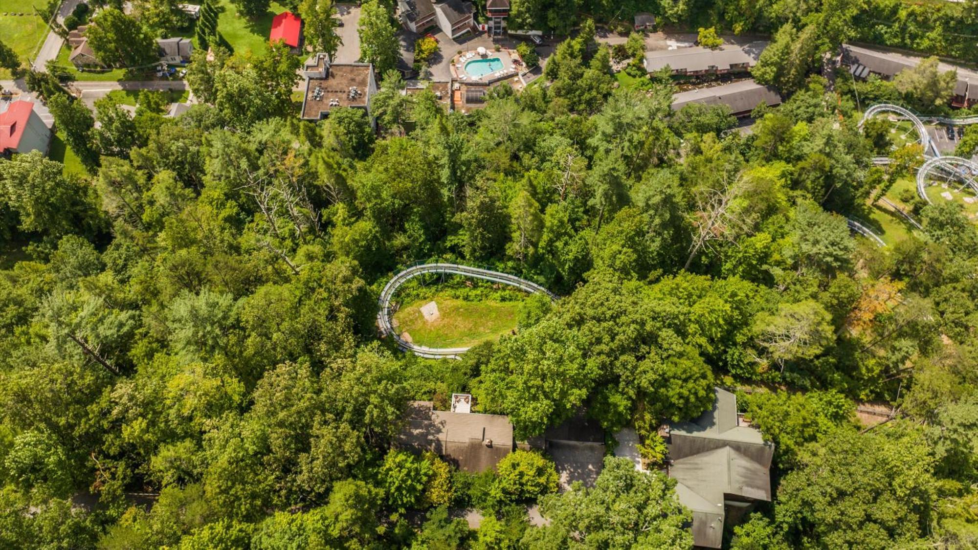 Whiskey Ridge Lodge, A Restored 1940S Gem, 2 Mins From Downtown, Breathtaking City Views, Custom Game Room, And Spacious Elegance Гетлинбург Екстериор снимка