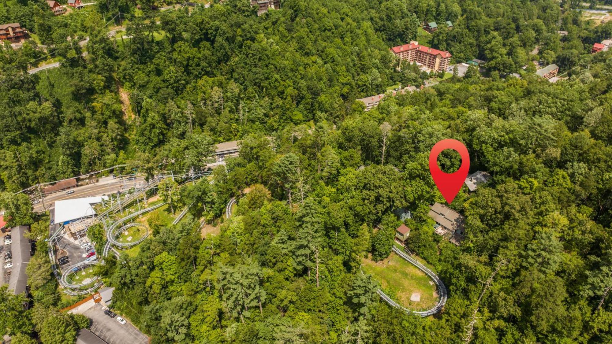 Whiskey Ridge Lodge, A Restored 1940S Gem, 2 Mins From Downtown, Breathtaking City Views, Custom Game Room, And Spacious Elegance Гетлинбург Екстериор снимка