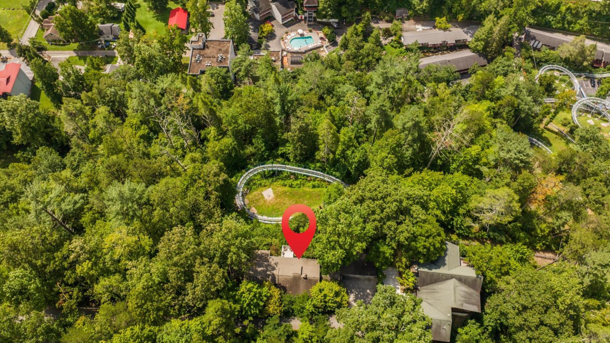 Whiskey Ridge Lodge, A Restored 1940S Gem, 2 Mins From Downtown, Breathtaking City Views, Custom Game Room, And Spacious Elegance Гетлинбург Екстериор снимка