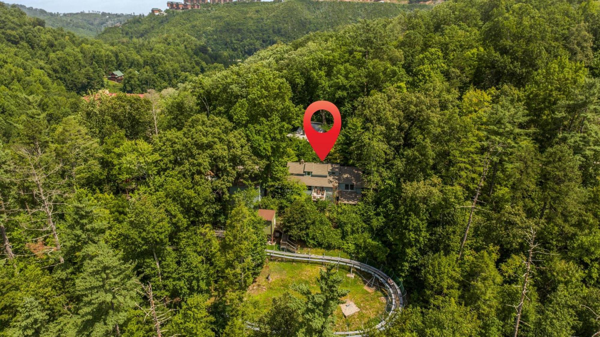 Whiskey Ridge Lodge, A Restored 1940S Gem, 2 Mins From Downtown, Breathtaking City Views, Custom Game Room, And Spacious Elegance Гетлинбург Екстериор снимка